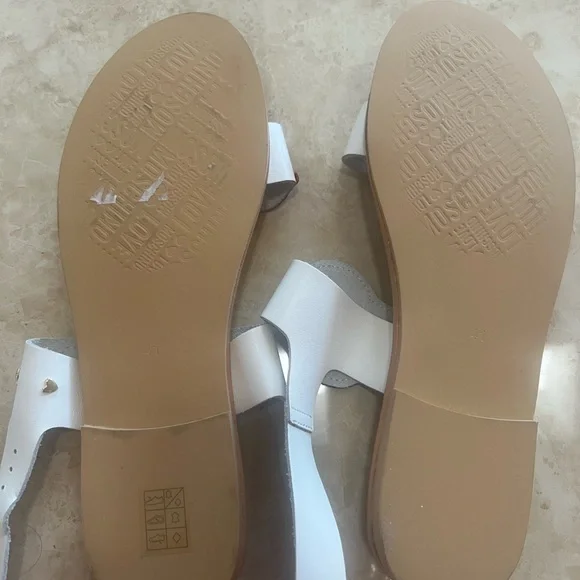 Love Moschino White Sandals with Red and Black Accents new with tag - Picture 4 of 5